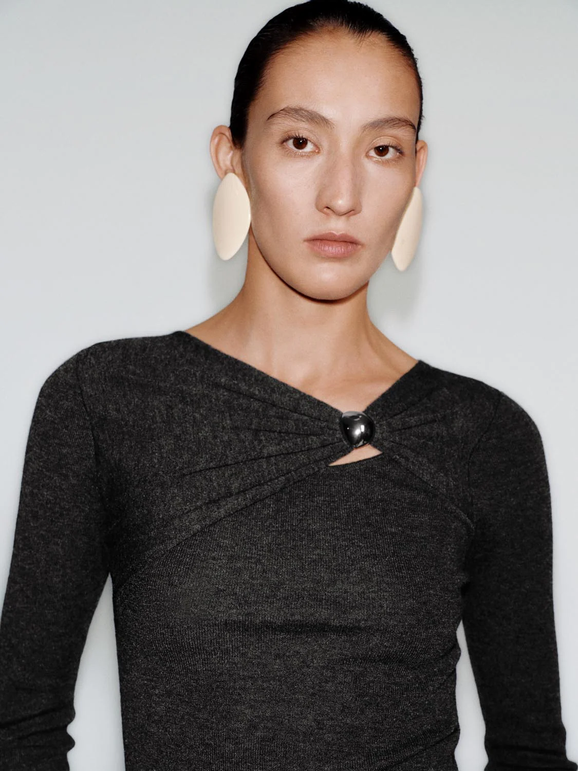 Asymmetric Knot Front Skinny Fit Long Sleeve Knitted T-Shirts - Image 3