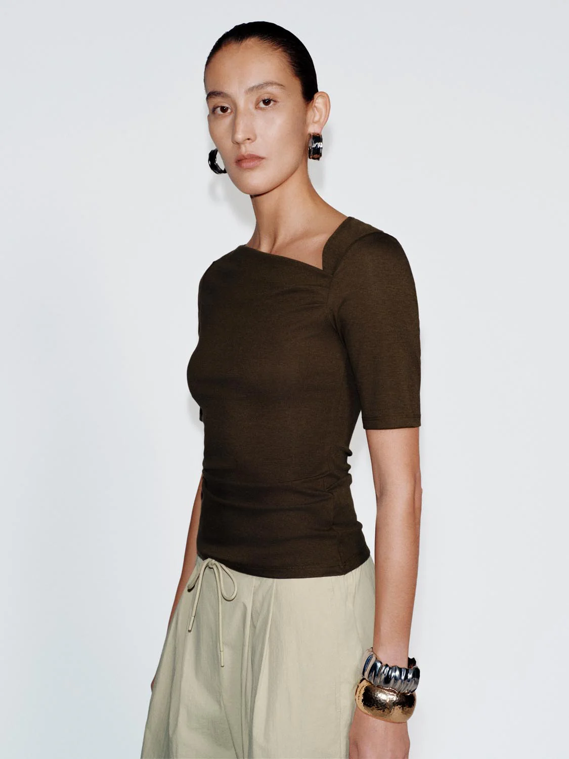 Asymmetric Neck Ruched Skinny Fit T-Shirts - Image 16