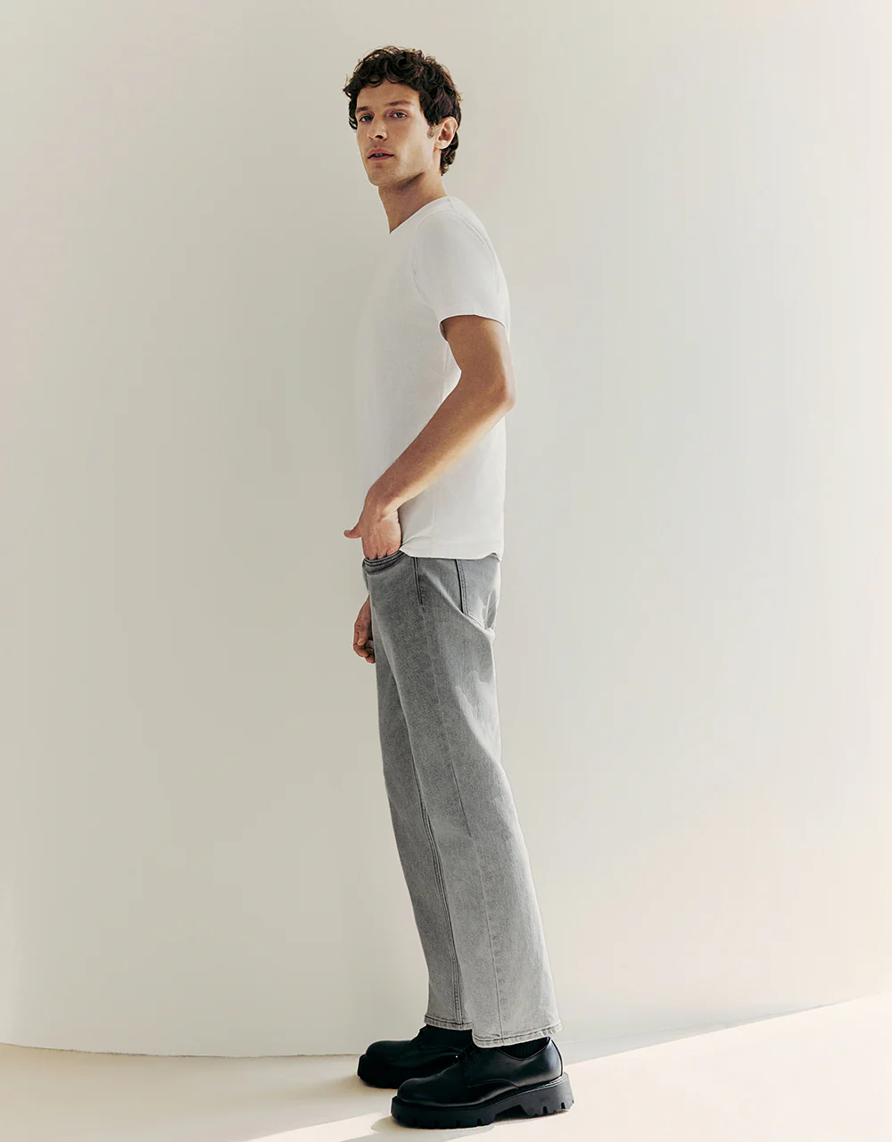 Basic Crew Neck T-Shirt - Image 31