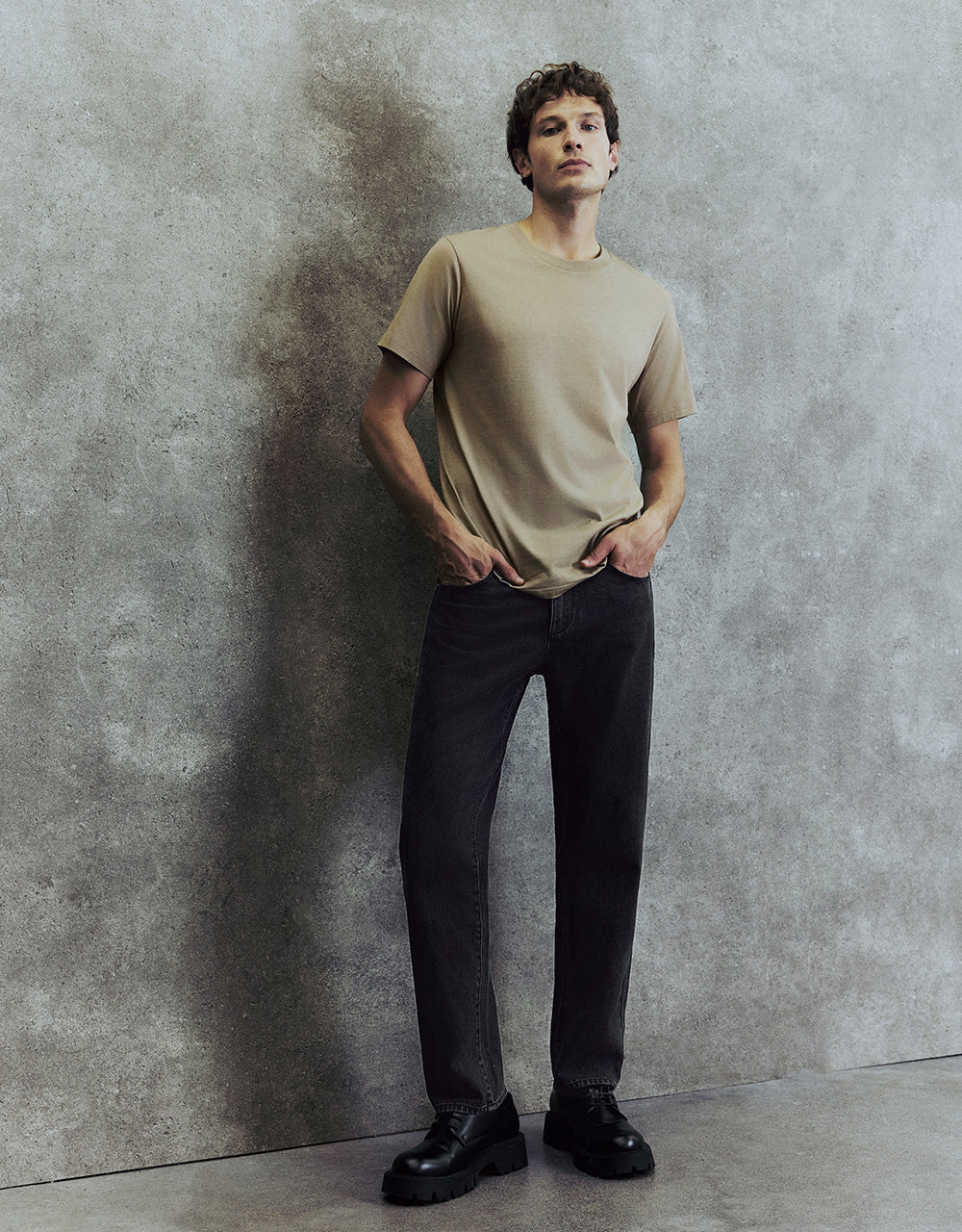 Basic Crew Neck T-Shirt - Image 7