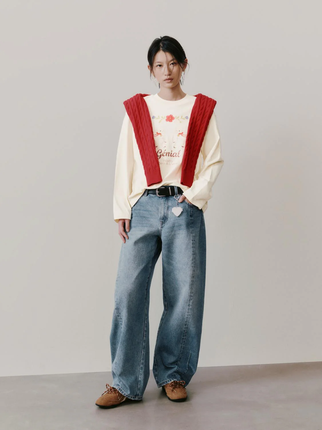 Belted Barrel Leg Jeans - Image 7