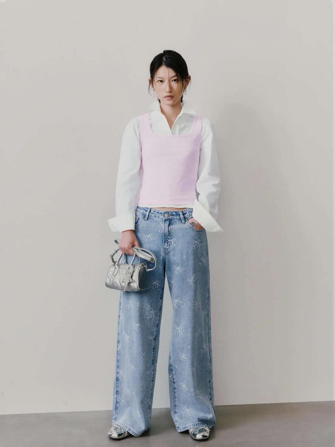 Bow Detail Wide Leg Jeans - Image 4