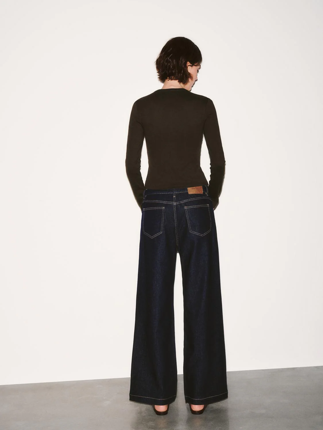 Button Detail Crew Neck Long Sleeve Skinny Fit T-Shirts - Image 6