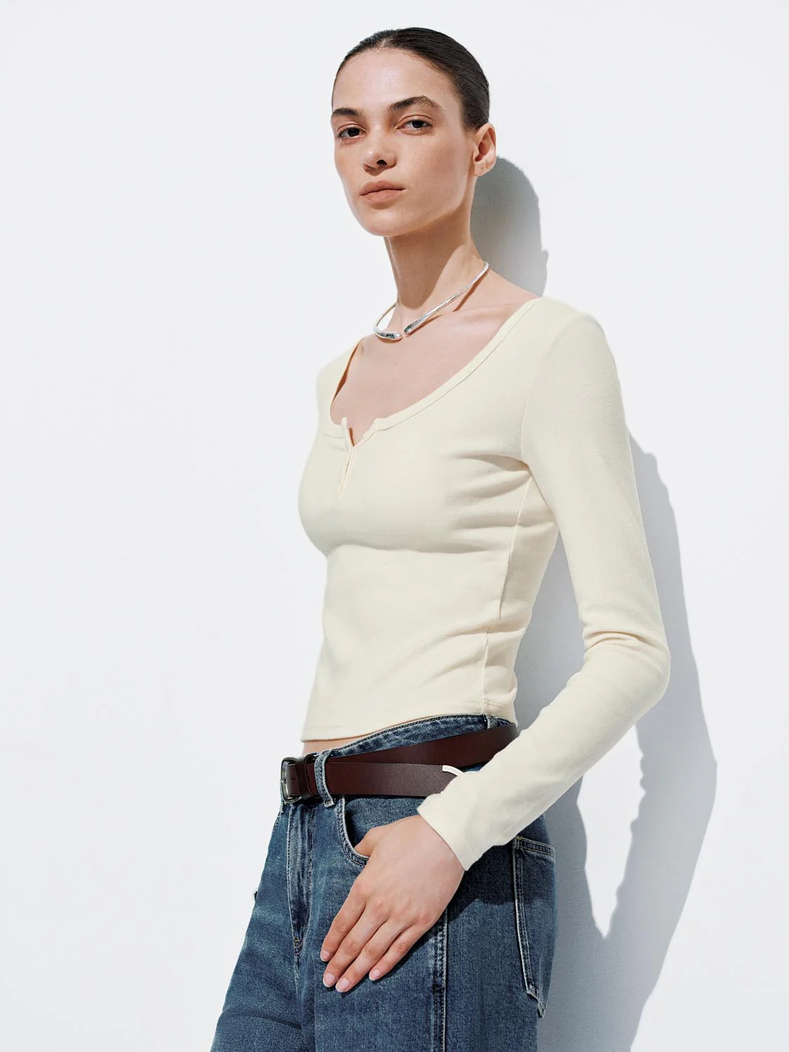 Button-Top Scoop Neck T-Shirt - Image 18
