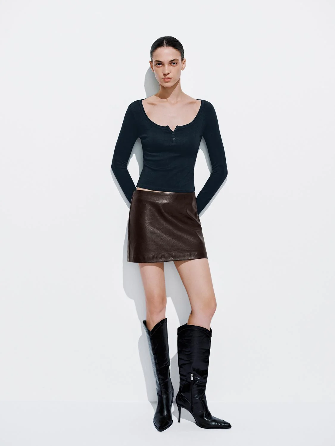 Button-Top Scoop Neck T-Shirt - Image 4