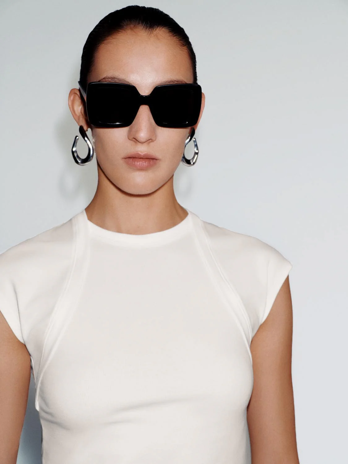 Capped Sleeve Cropped T-Shirts - Image 3