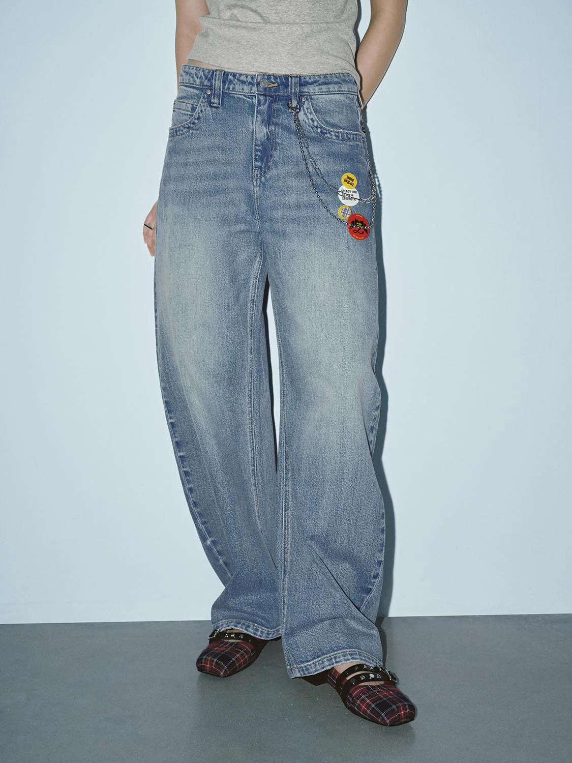 Chain Detail Barrel Leg Jeans