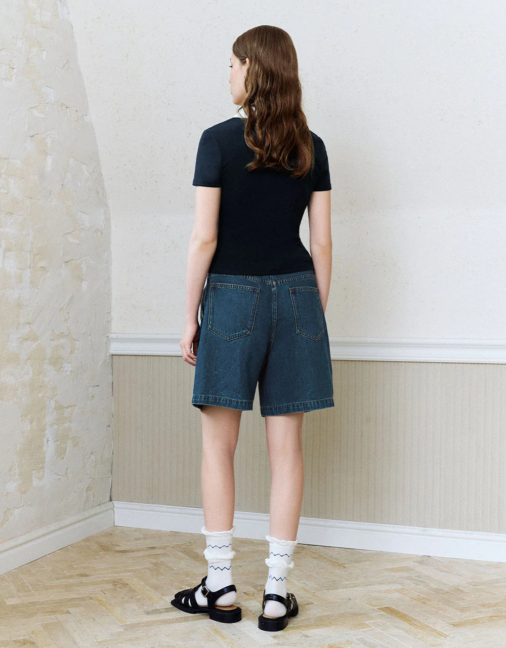 Collared Neck Two Toned T-Shirt - Image 6