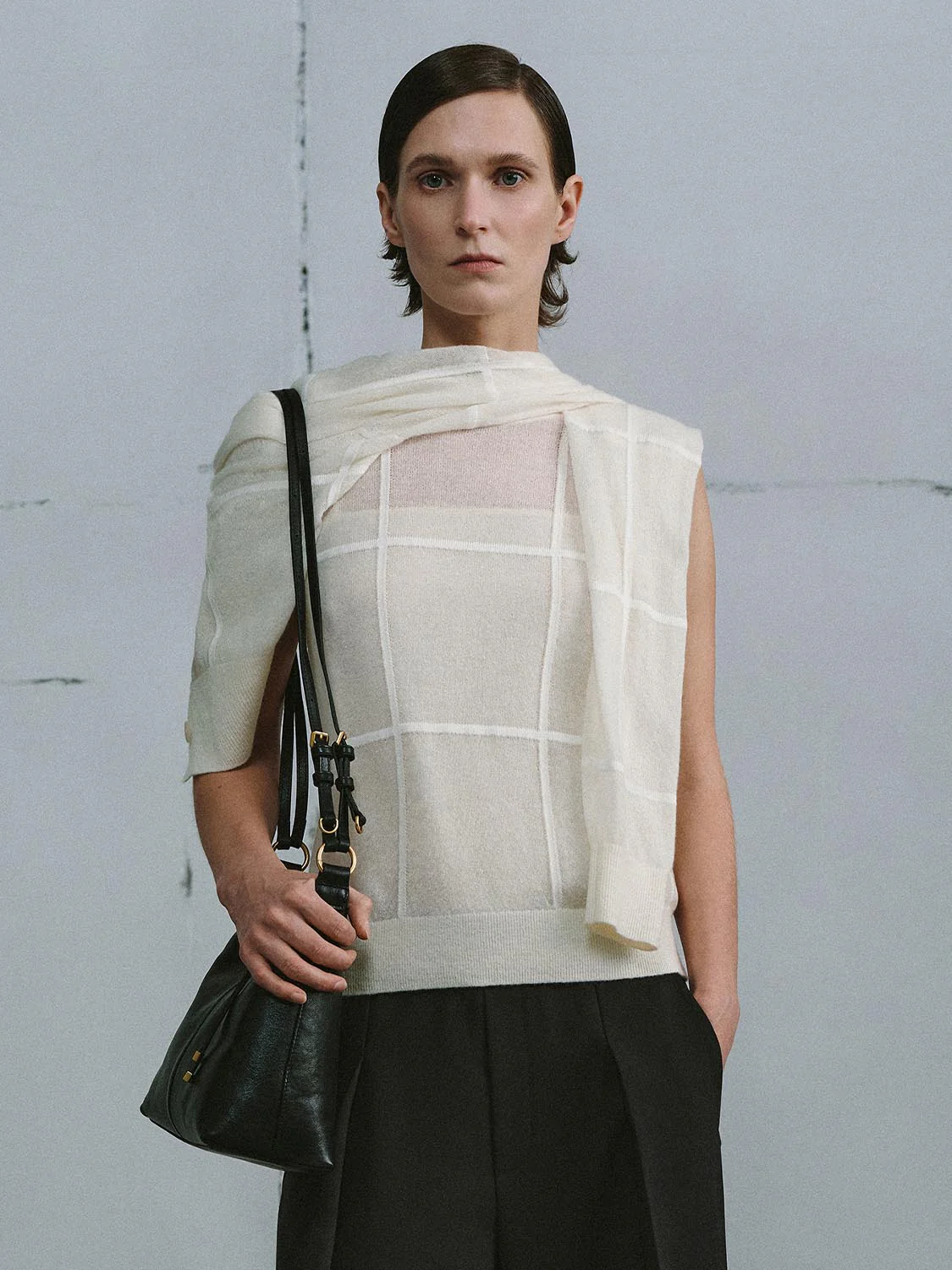 Contrast Check Sleeveless Knitted T-Shirts