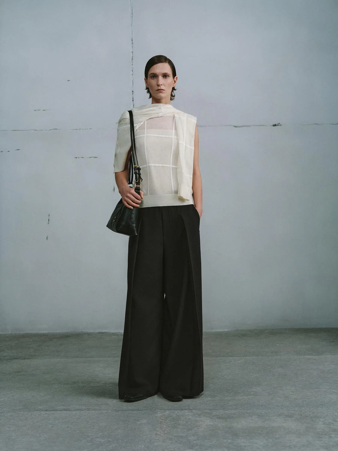 Contrast Check Sleeveless Knitted T-Shirts - Image 4