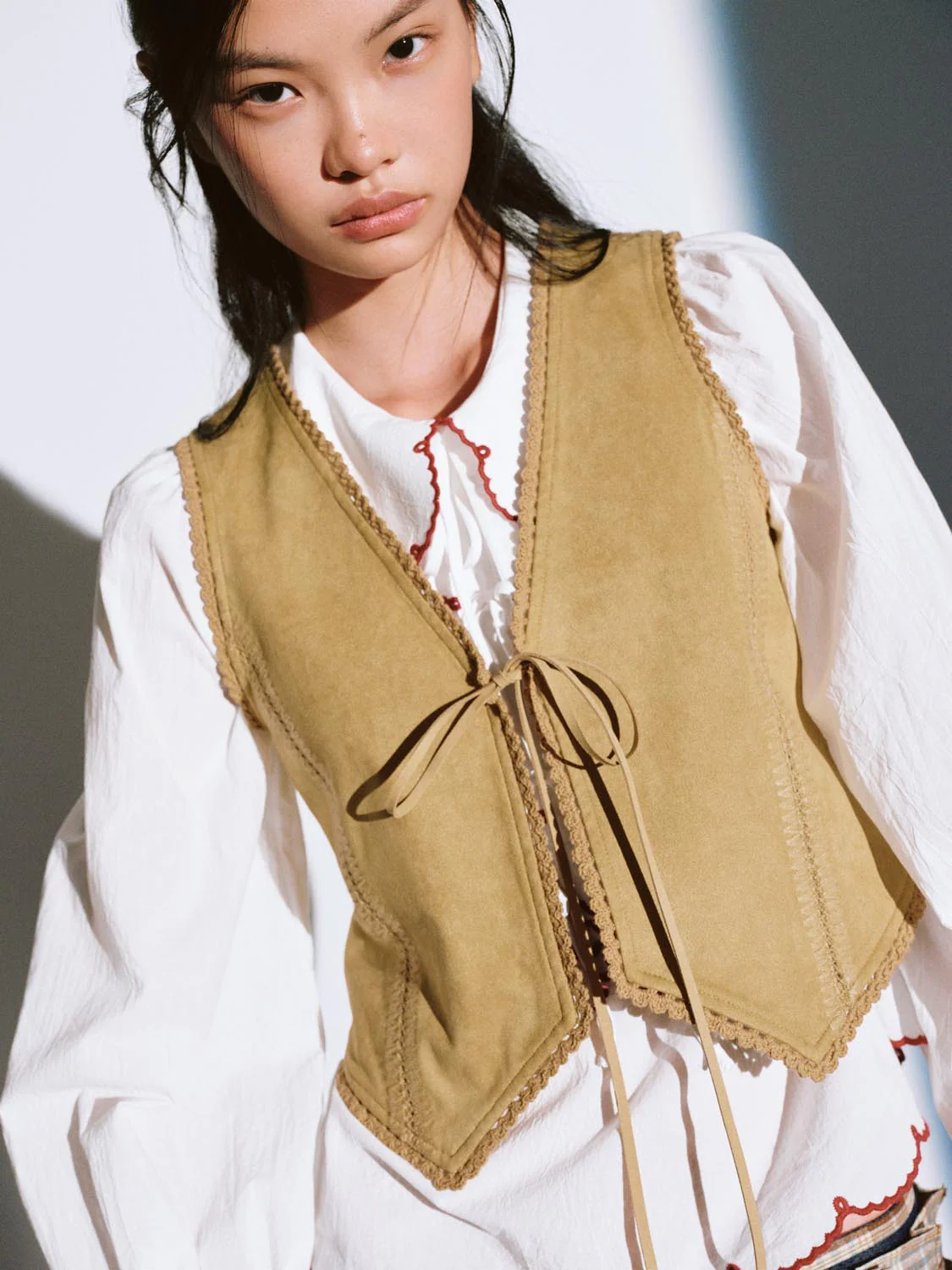 Contrast Crochet Hem V-Neck Vests - Image 3