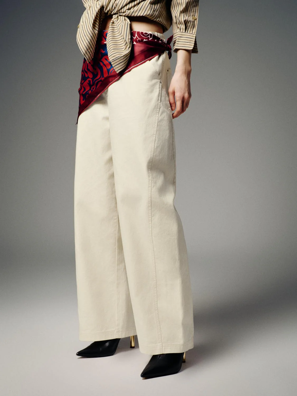 Contrast Scarf Detail Tapered Pants - Image 3