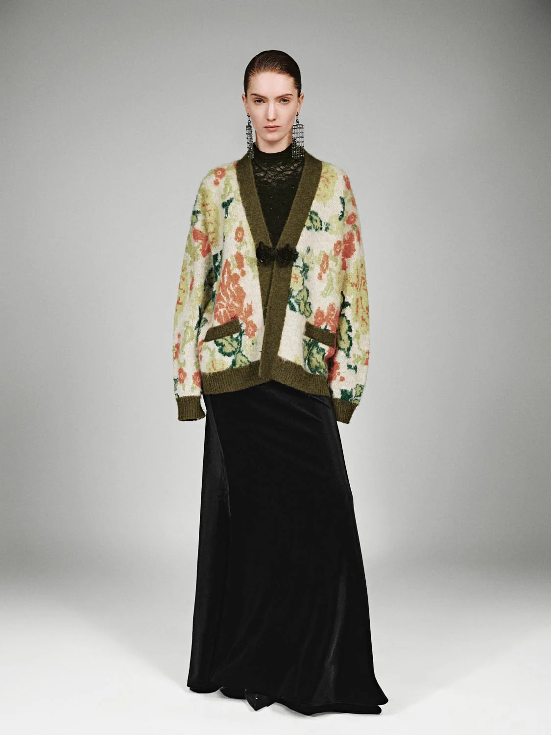Contrast Trim Floral Intarsia V-Neck Knitted Cardigans - Image 4