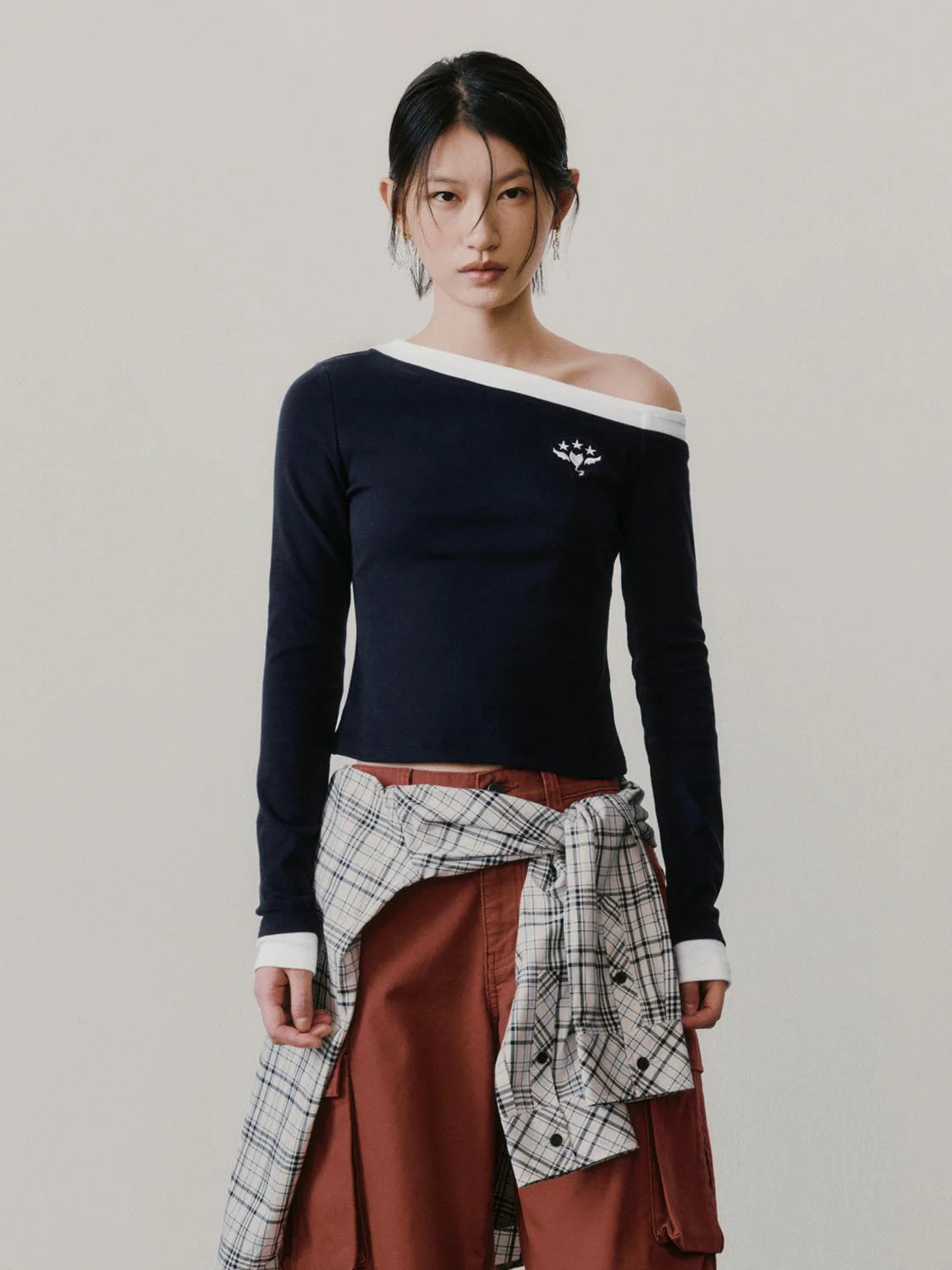 Contrast Trim One Shoulder Long Sleeve T-Shirts - Image 9