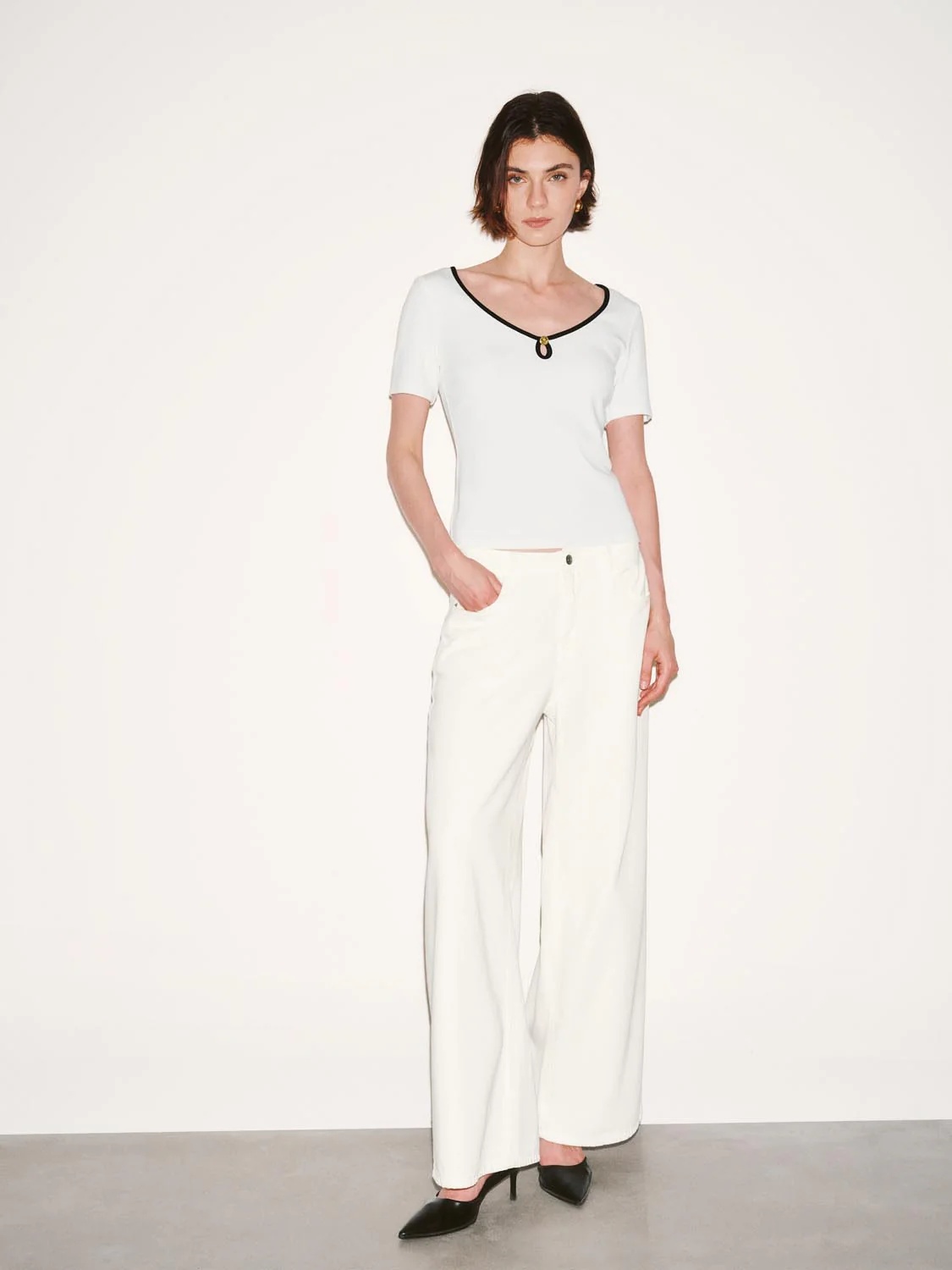 Contrast Trim Skinny-Fit T-Shirts - Image 4