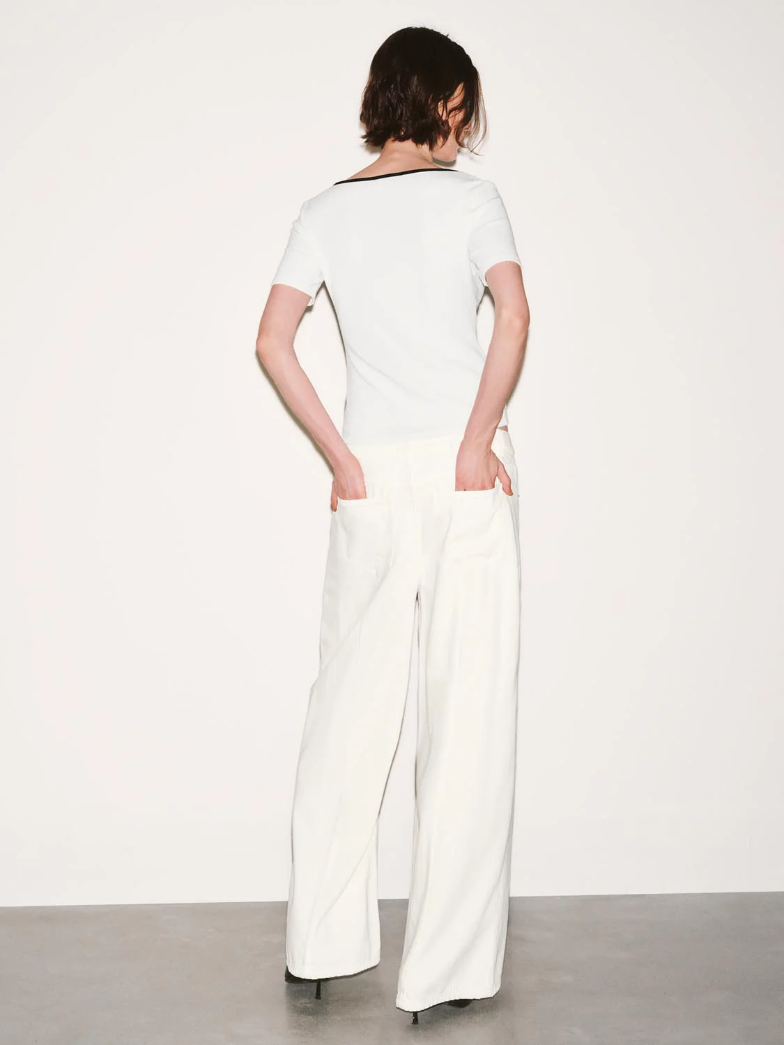 Contrast Trim Skinny-Fit T-Shirts - Image 6
