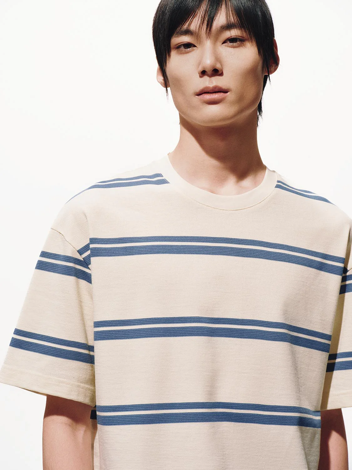 Crew Neck Contrast Striped T-Shirts - Image 6