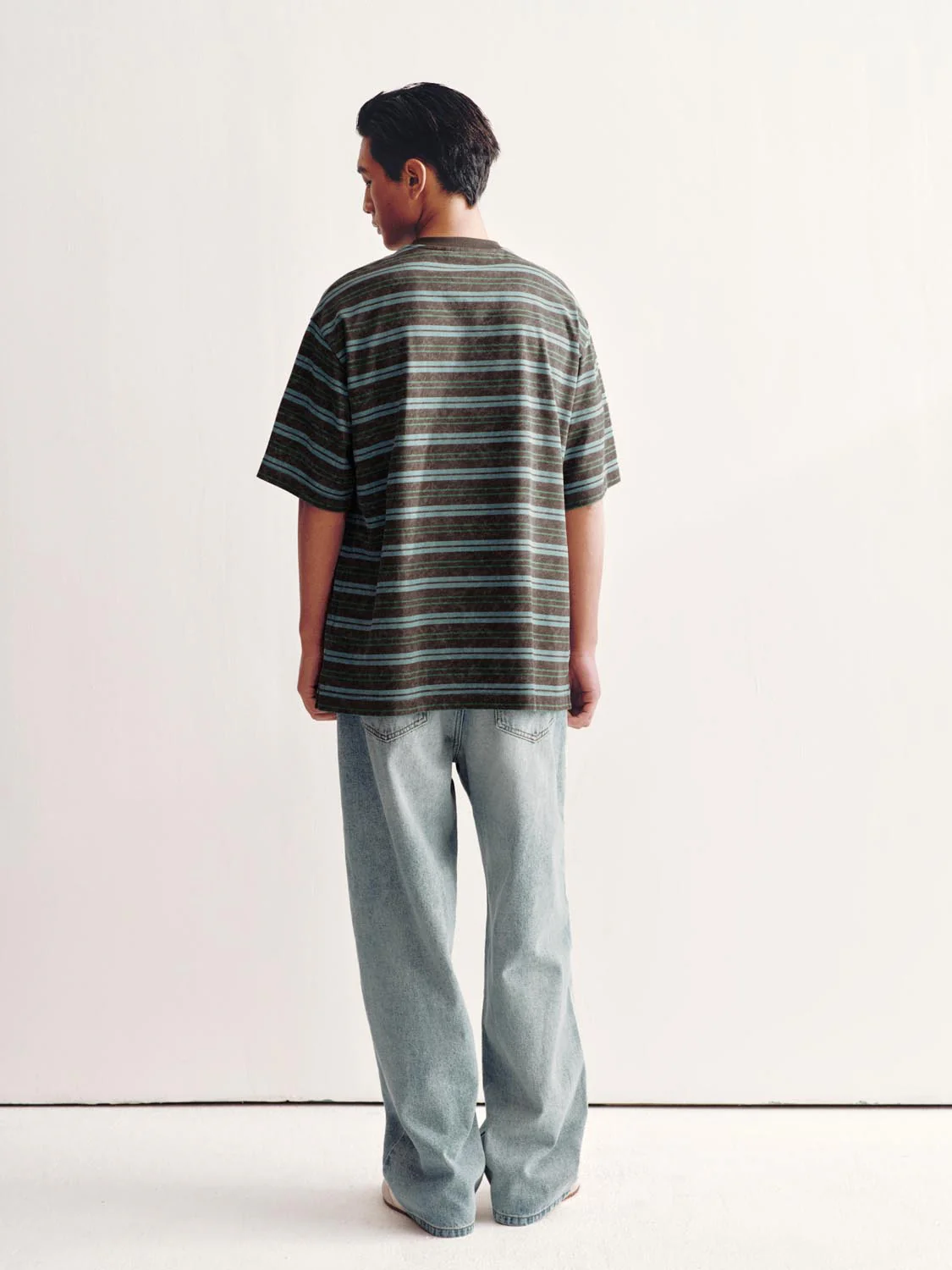 Crew Neck Contrast Striped T-Shirts - Image 6