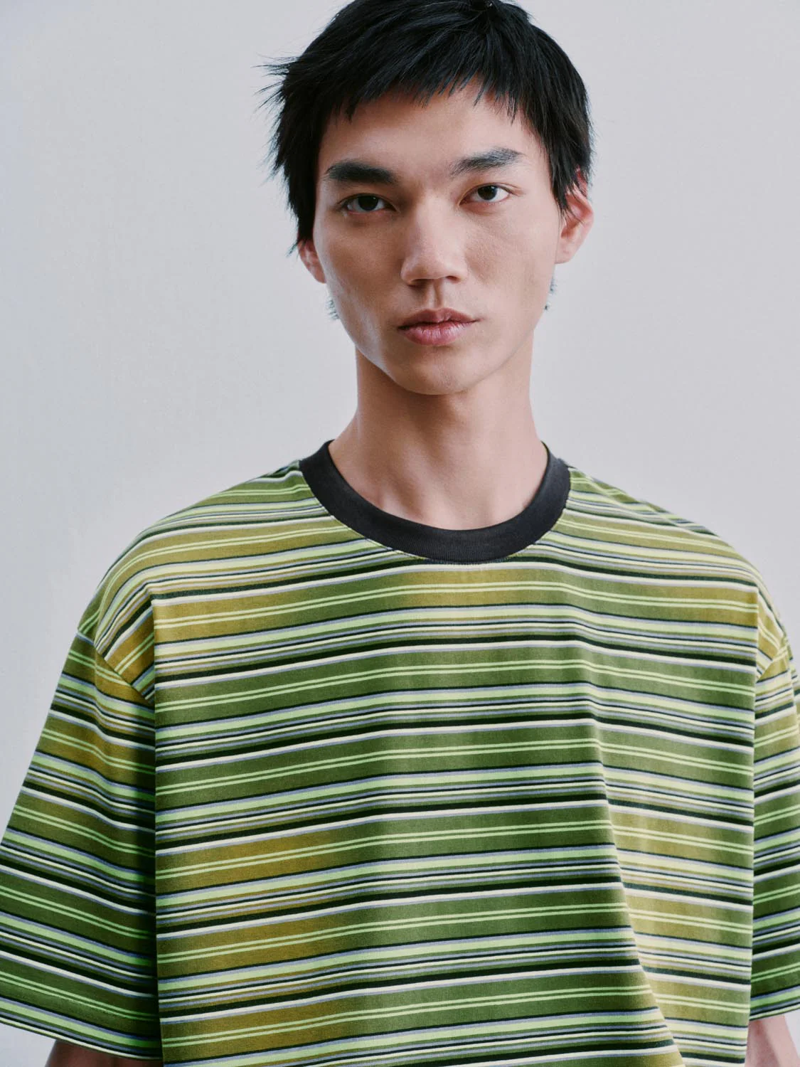 Crew Neck Contrast Striped T-Shirts - Image 3