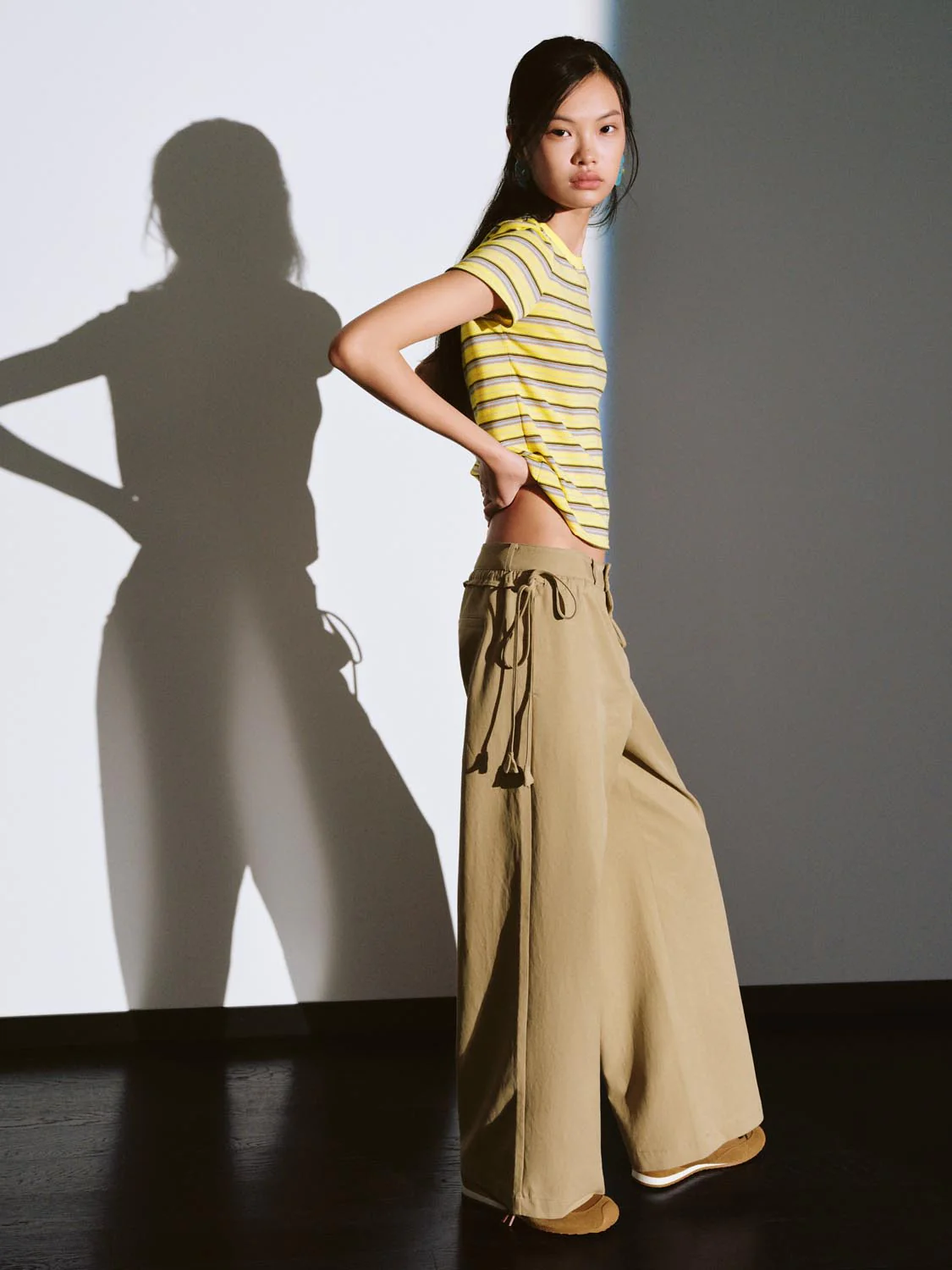 Crew Neck Contrast Striped T-Shirts - Image 5