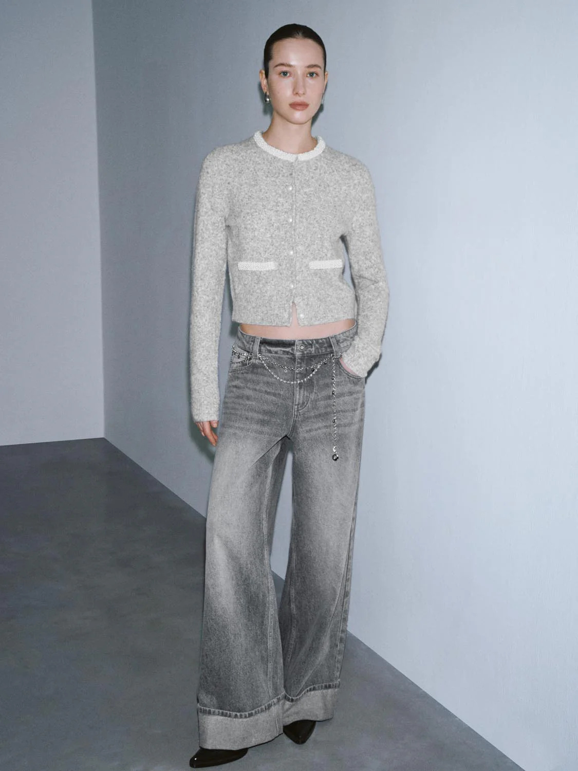 Crew Neck Contrast Trim Knitted Cardigans - Image 4