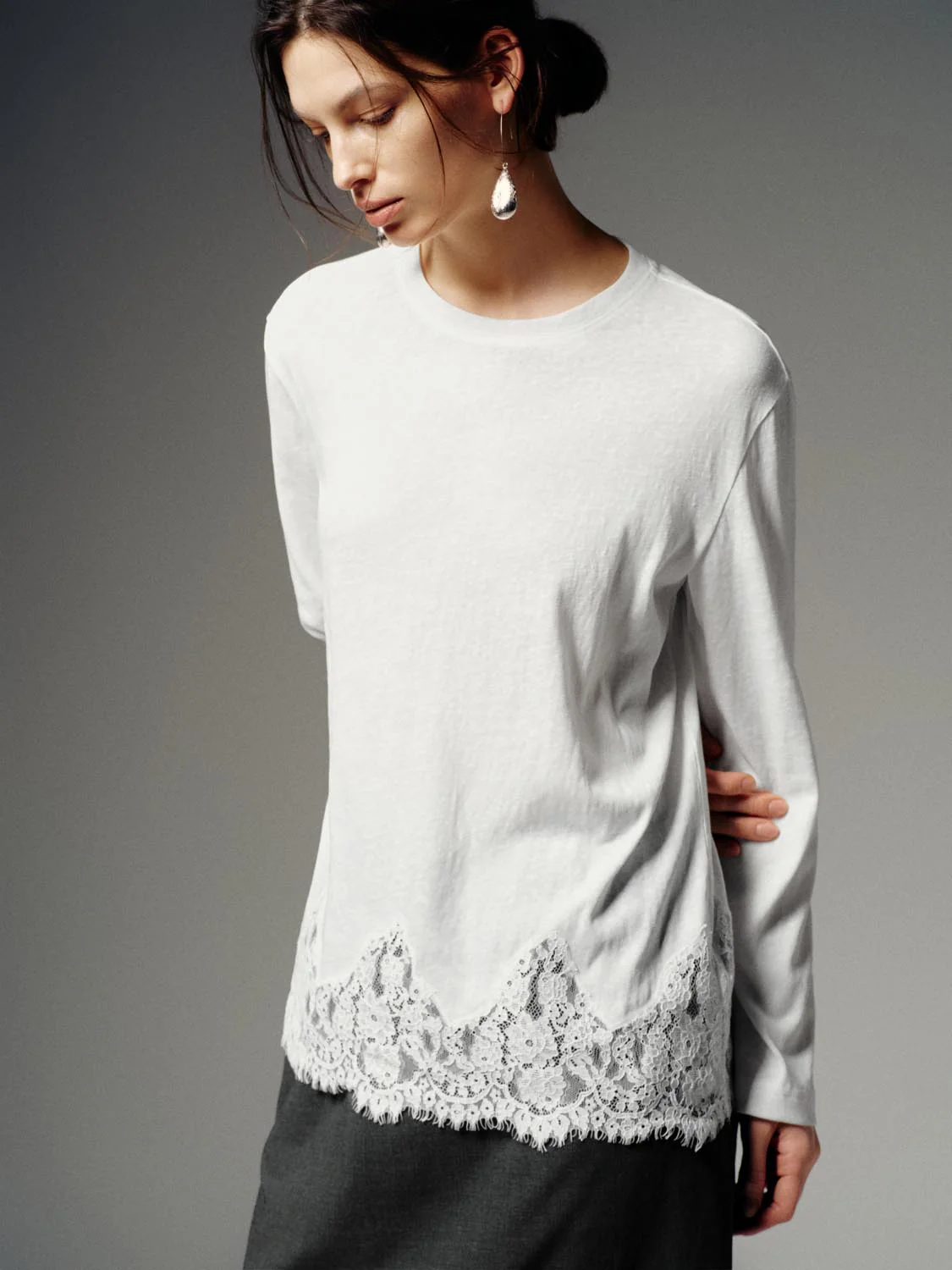 Crew Neck Lace Hem Long Sleeve T-Shirts - Image 2