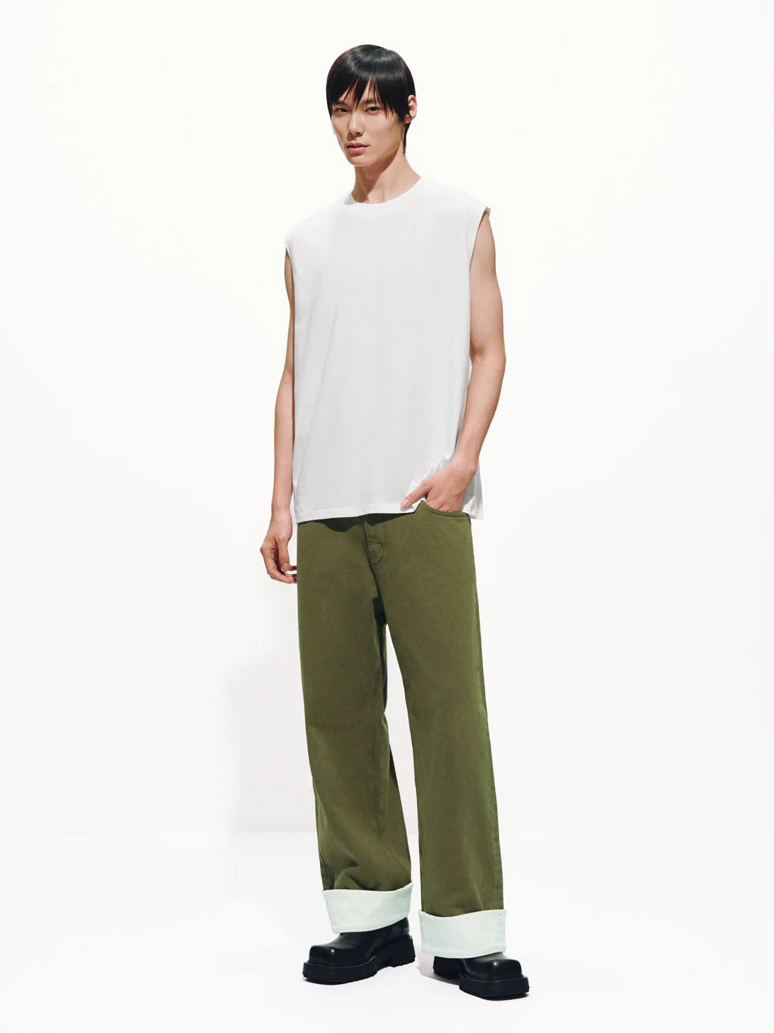 Crew Neck Sleeveless Tank Top - Image 4