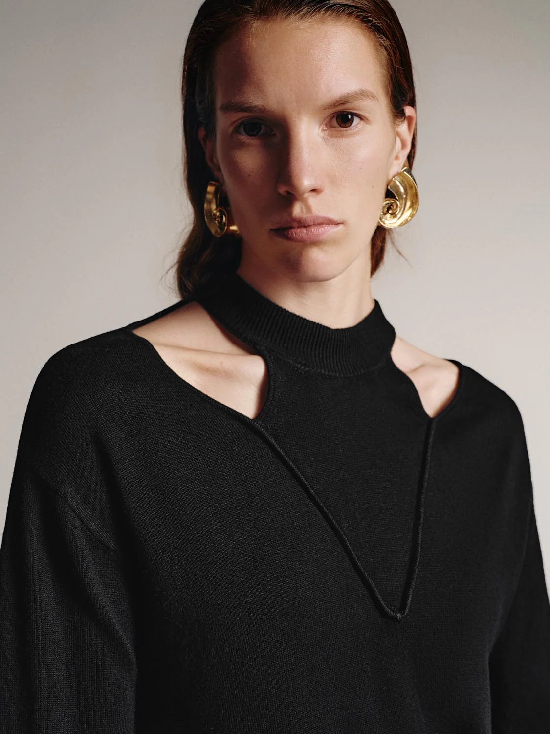 Cut-Out Long Sleeve Knitted T-Shirts - Image 5