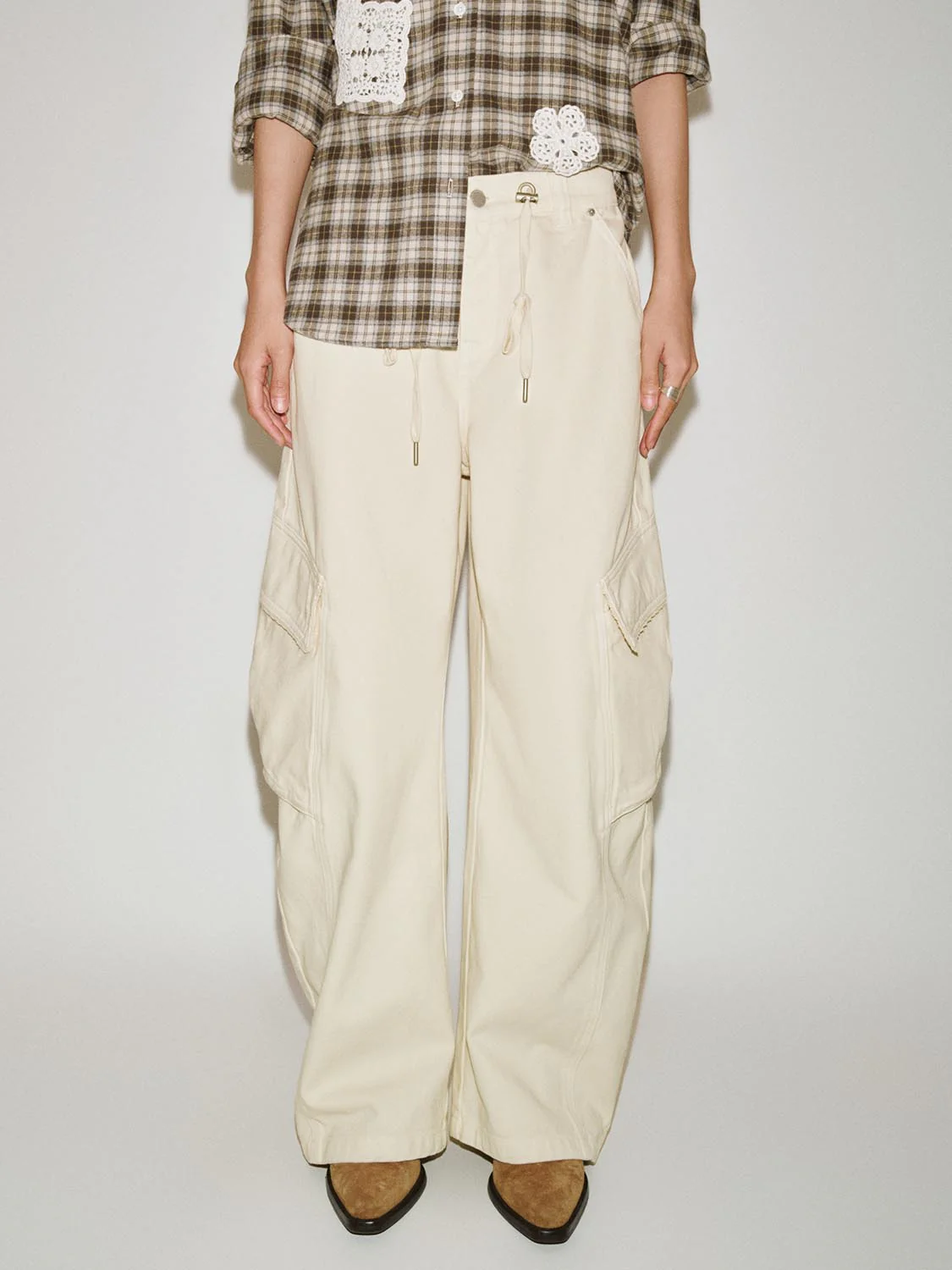 Drawstring Flap Pocket Barrel Leg Cargo Jeans - Image 9