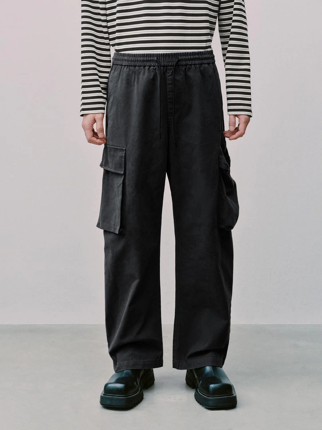 Drawstring Pull On Flap Pocket Cargo Pants - Image 9