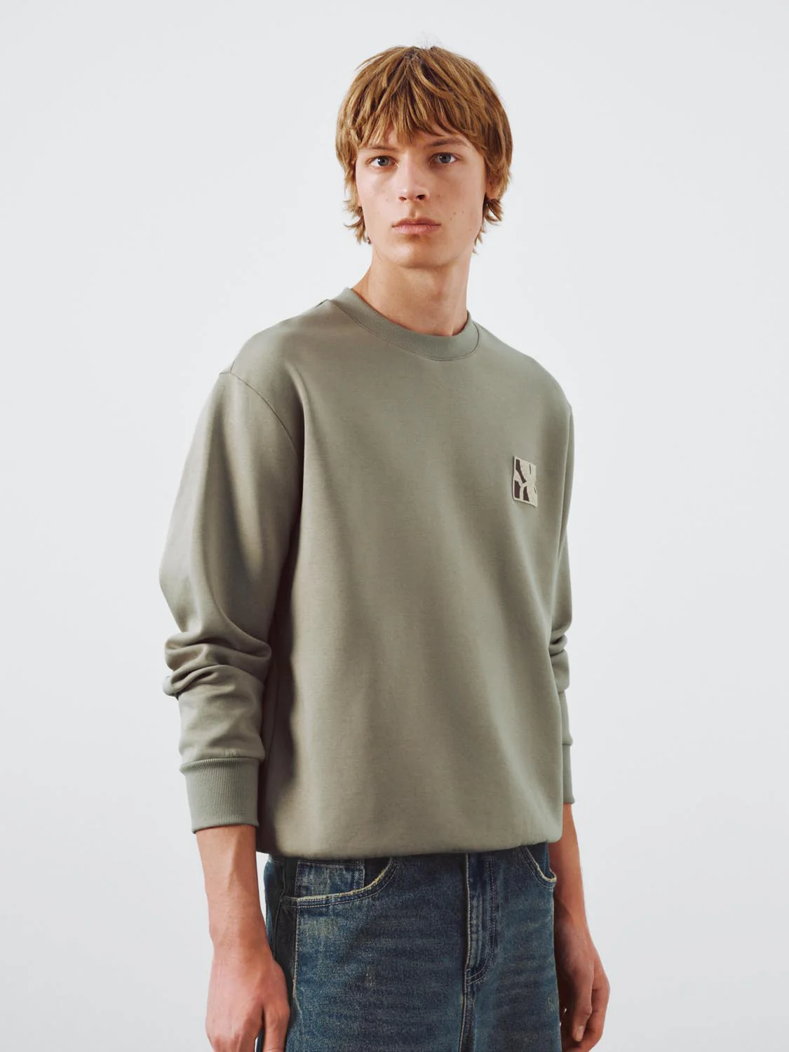 Embroidered Crew Neck Sweatshirts - Image 10
