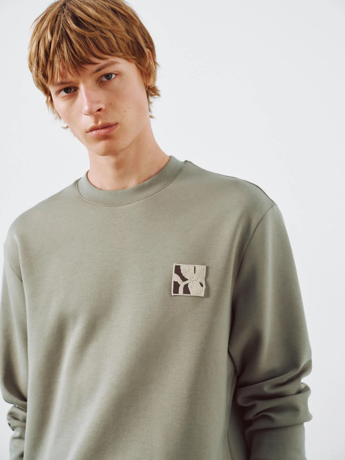 Embroidered Crew Neck Sweatshirts - Image 11