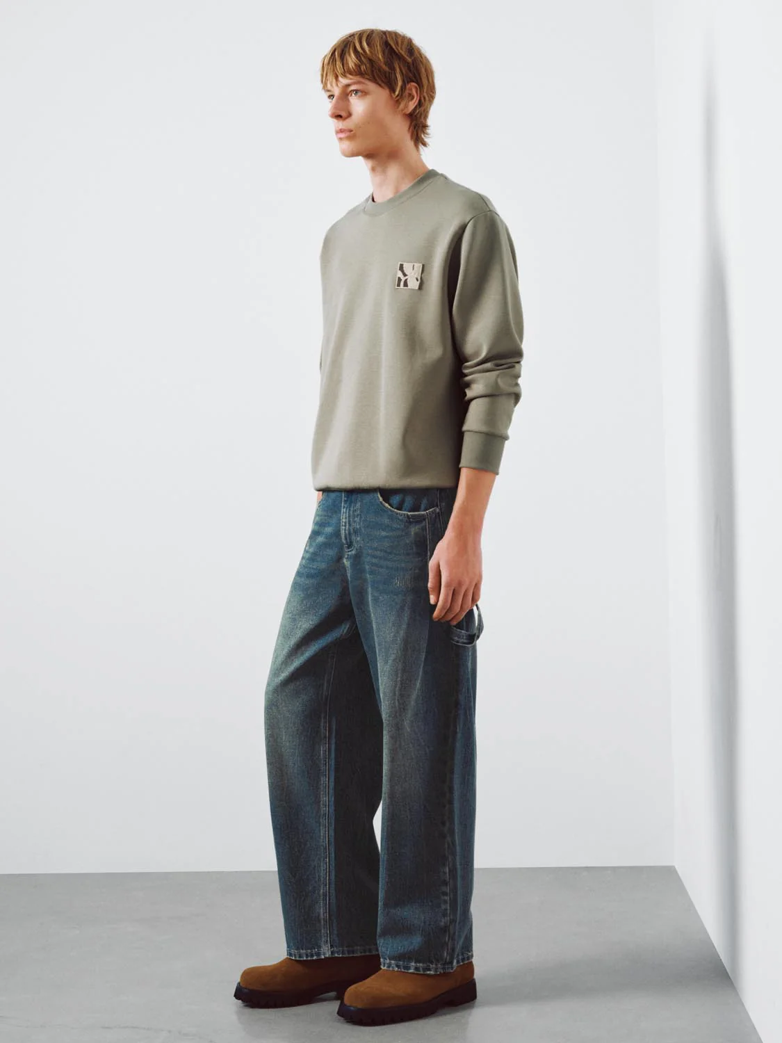 Embroidered Crew Neck Sweatshirts - Image 13