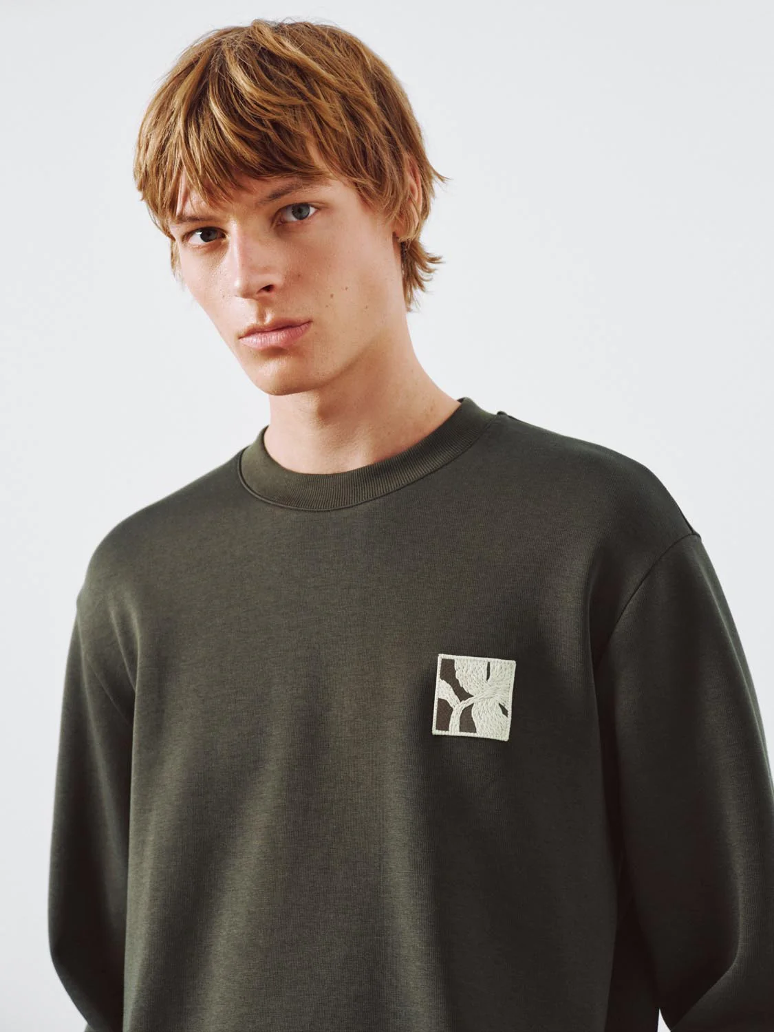 Embroidered Crew Neck Sweatshirts - Image 19
