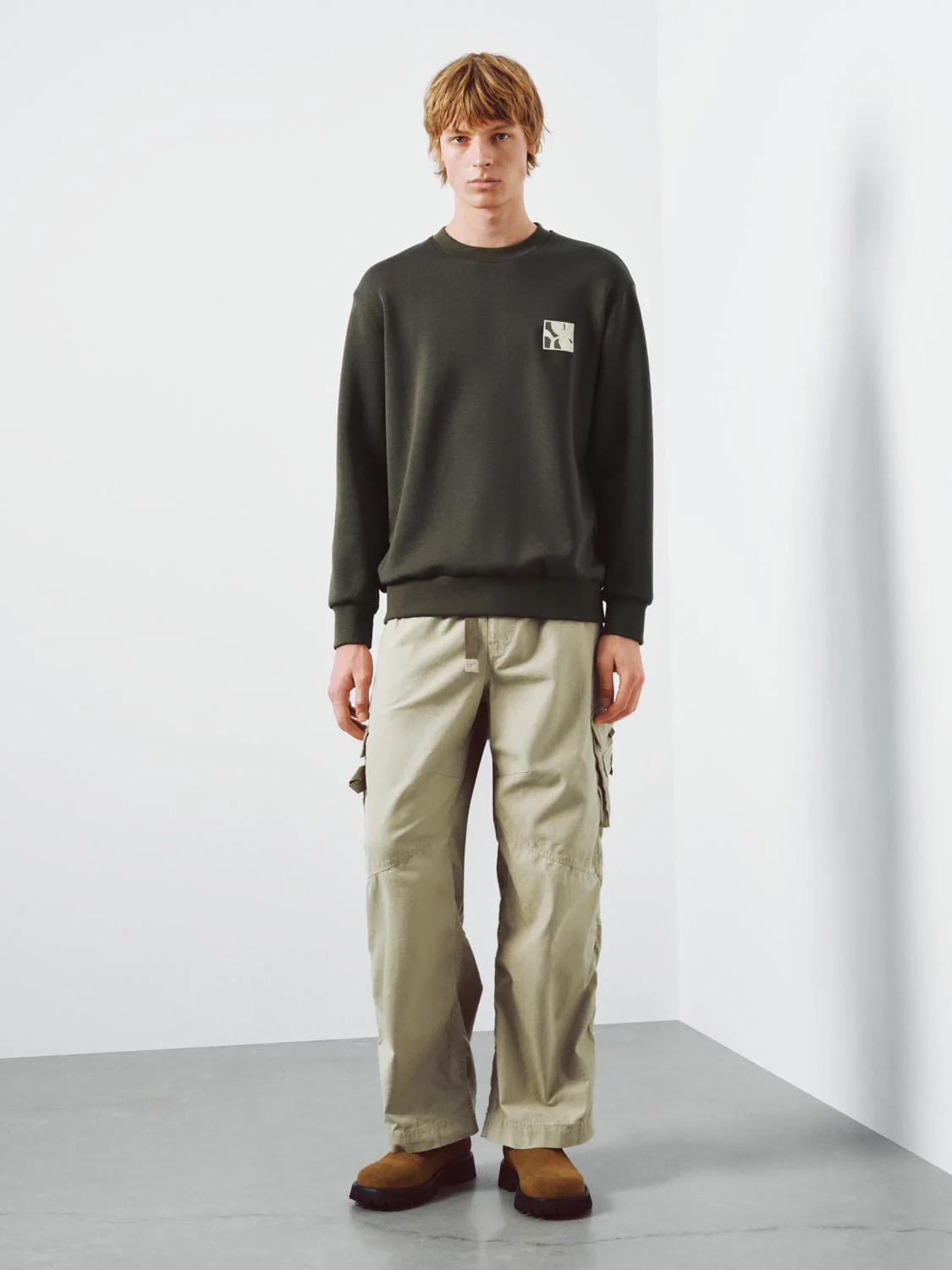 Embroidered Crew Neck Sweatshirts - Image 20