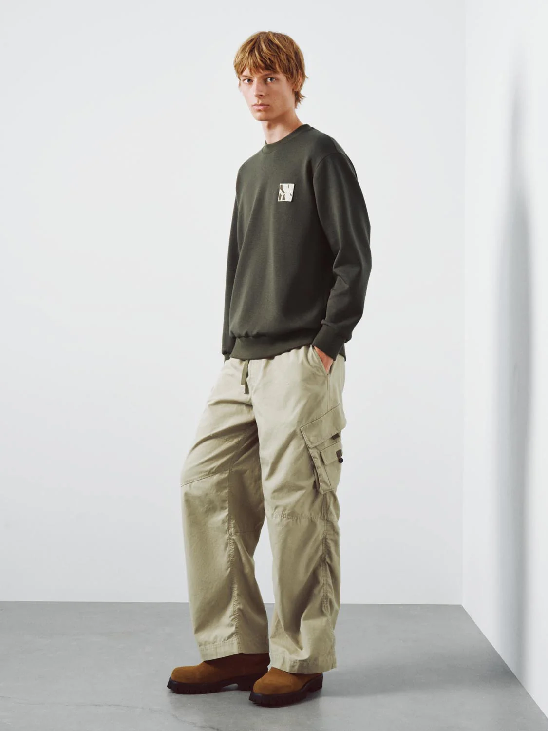 Embroidered Crew Neck Sweatshirts - Image 21