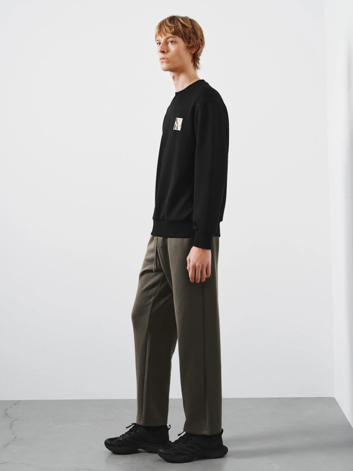 Embroidered Crew Neck Sweatshirts - Image 5