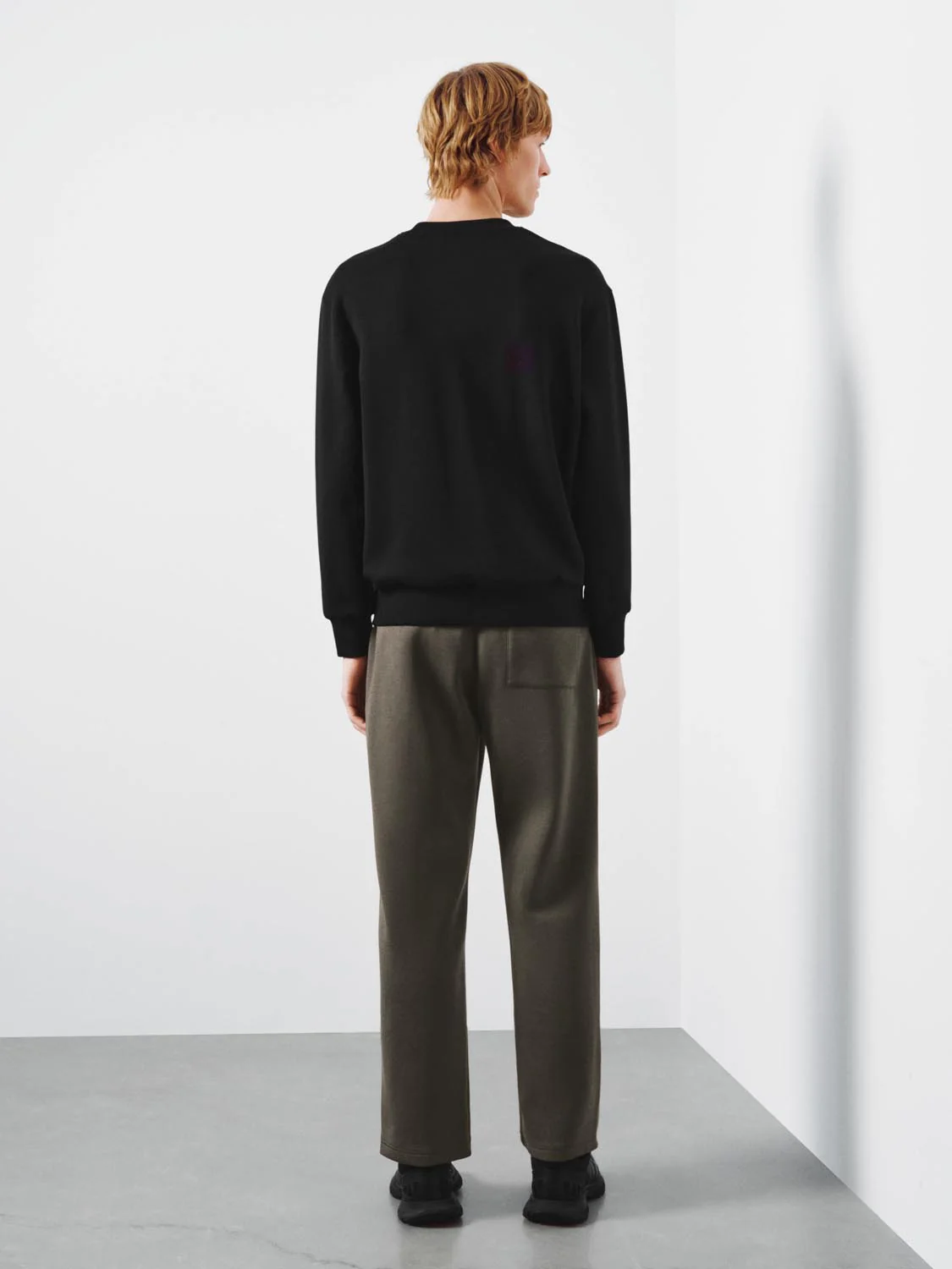 Embroidered Crew Neck Sweatshirts - Image 6