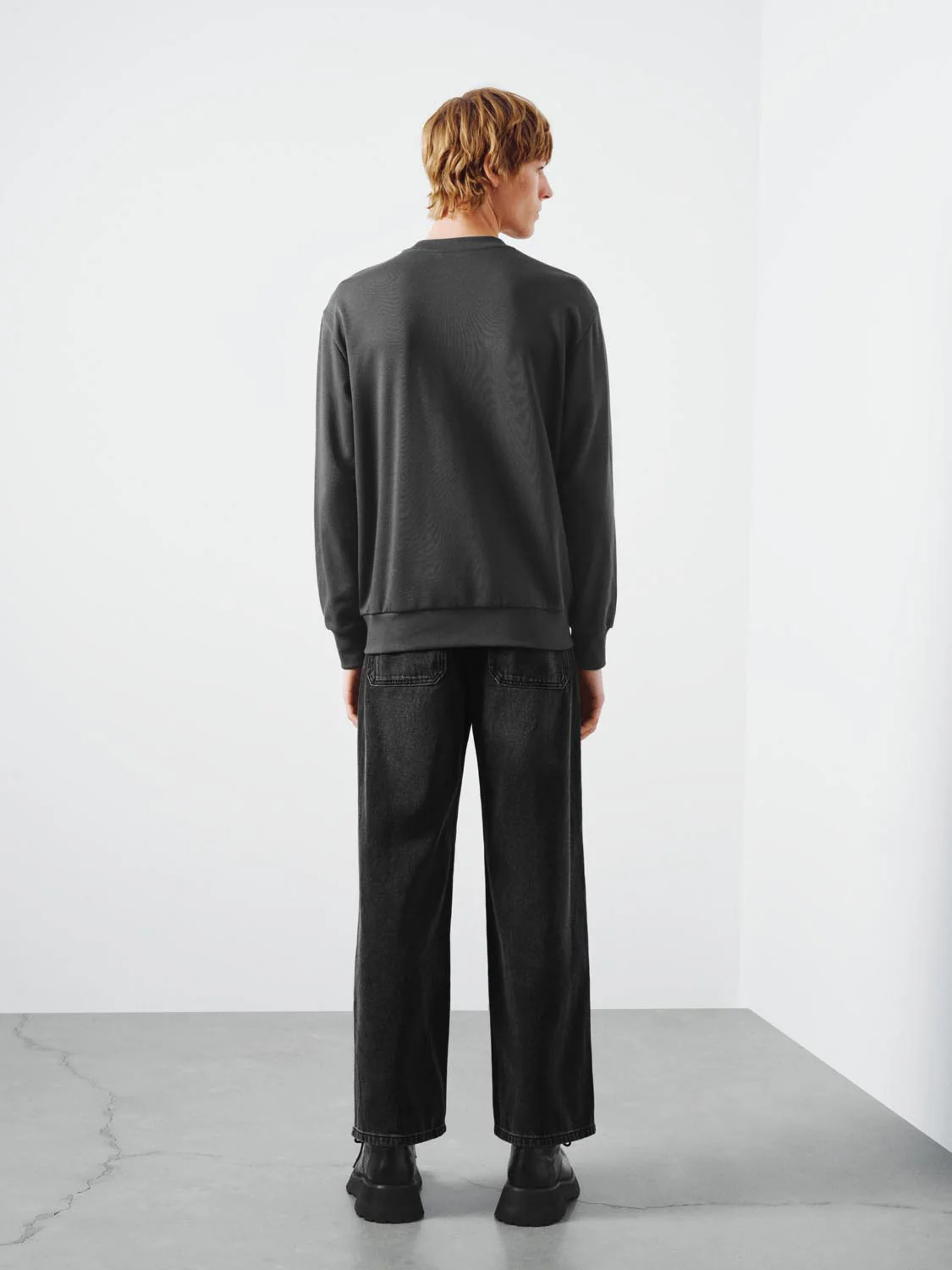 Embroidered Crew Neck Sweatshirts - Image 14