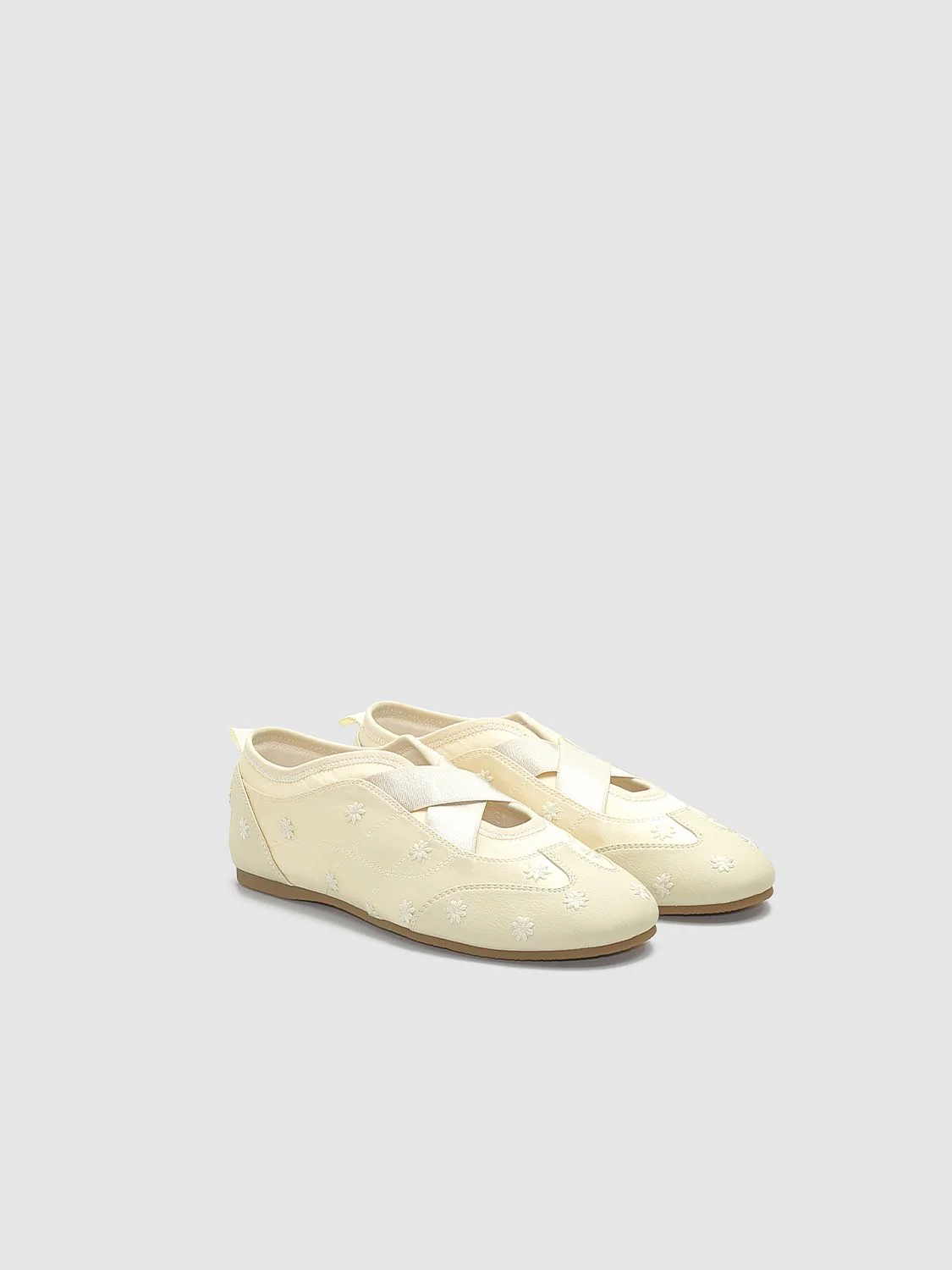 Embroidered Slip On Pumps - Image 7
