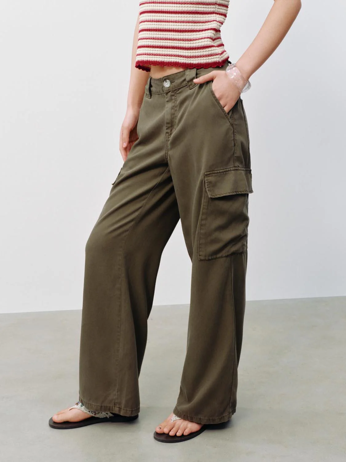 Flap Pocket Wide Leg Jeans - Image 3