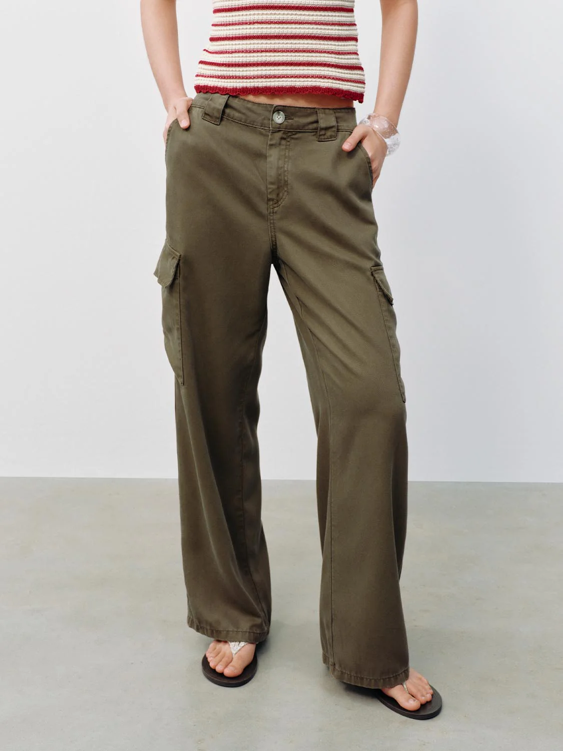Flap Pocket Wide Leg Jeans - Image 4