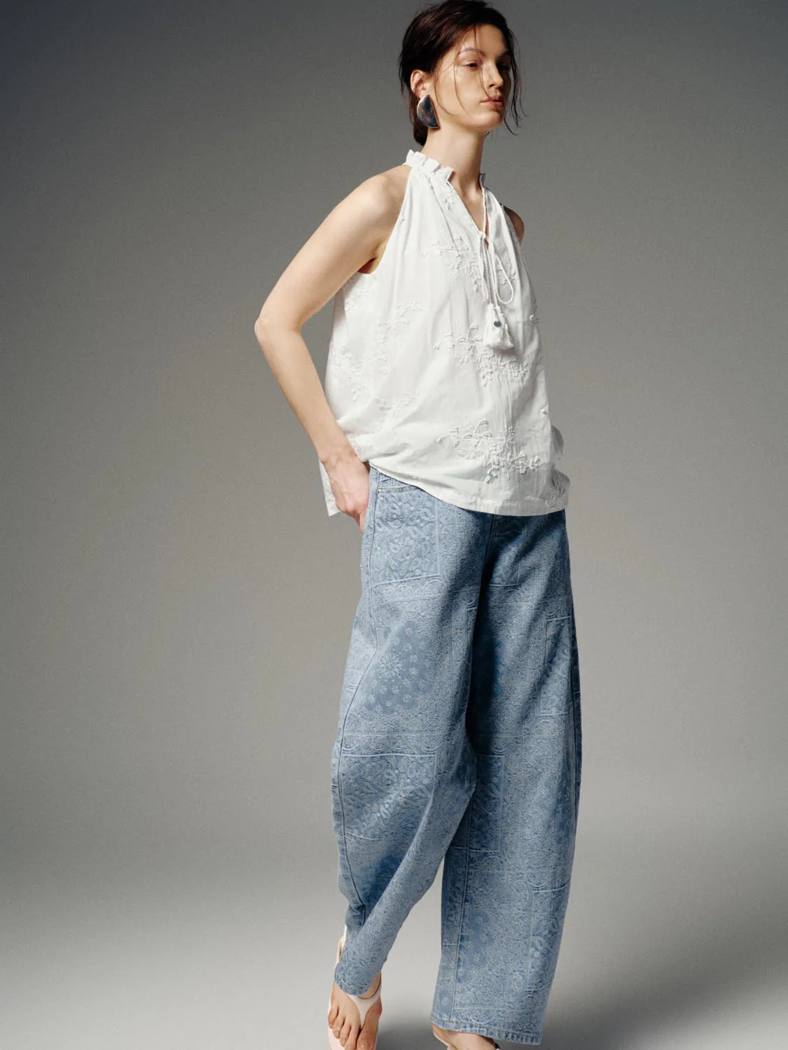 Floral Embroidered Tie Neck Sleeveless Overhead Shirt - Image 4