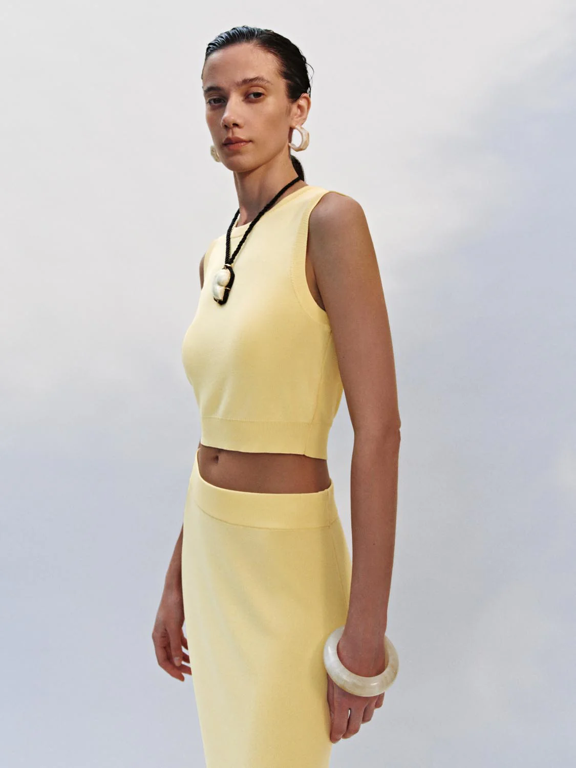 Knitted Sleeveless T-Shirts - Image 16