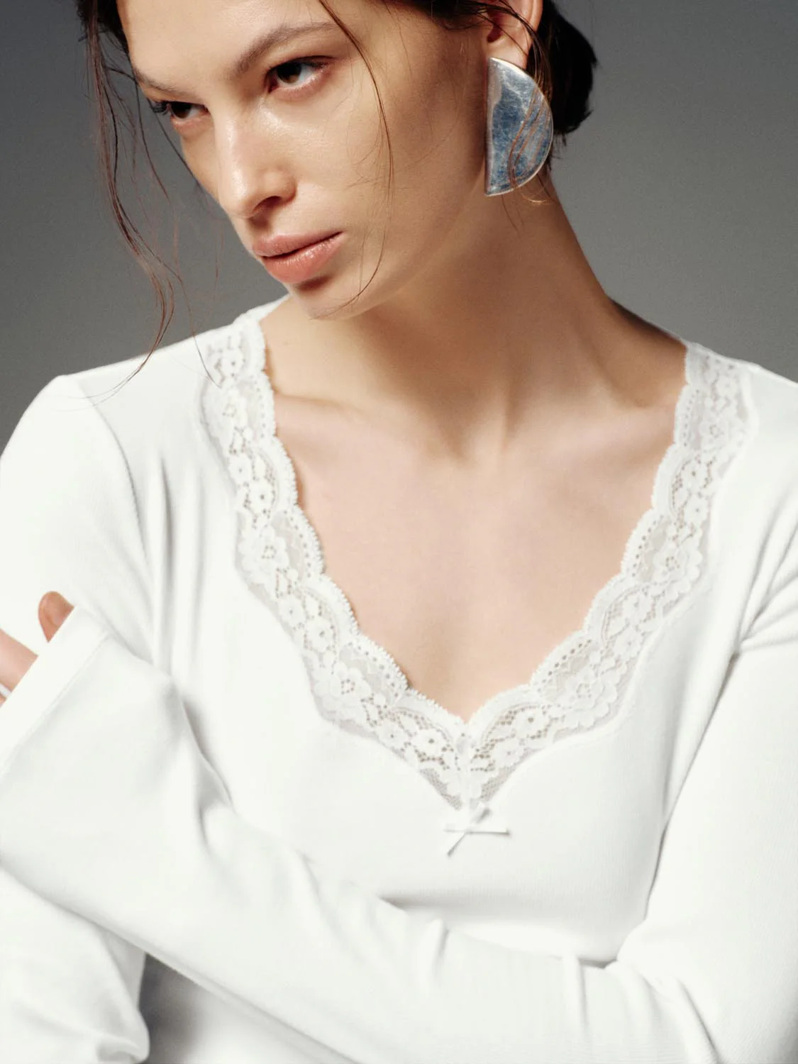 Lace Trim V-Neck Long Sleeve T-Shirts - Image 3