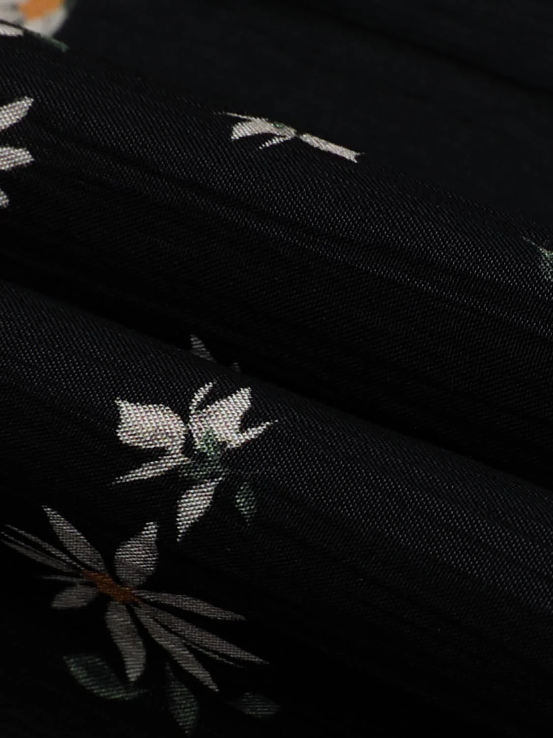 Lace-Up Floral Overhead Shirt - Image 8