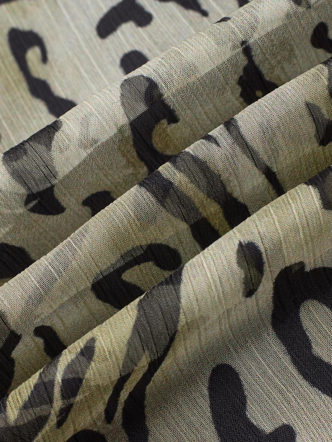 Leopard Print V-Neck Overhead Shirt - Image 8