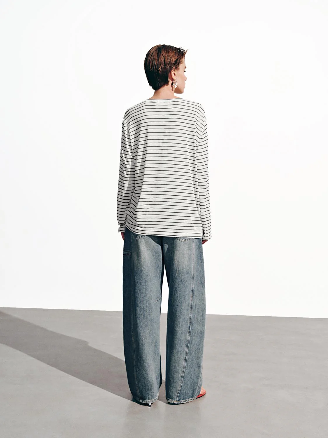 Loose Fit Barrel Leg Jeans - Image 7