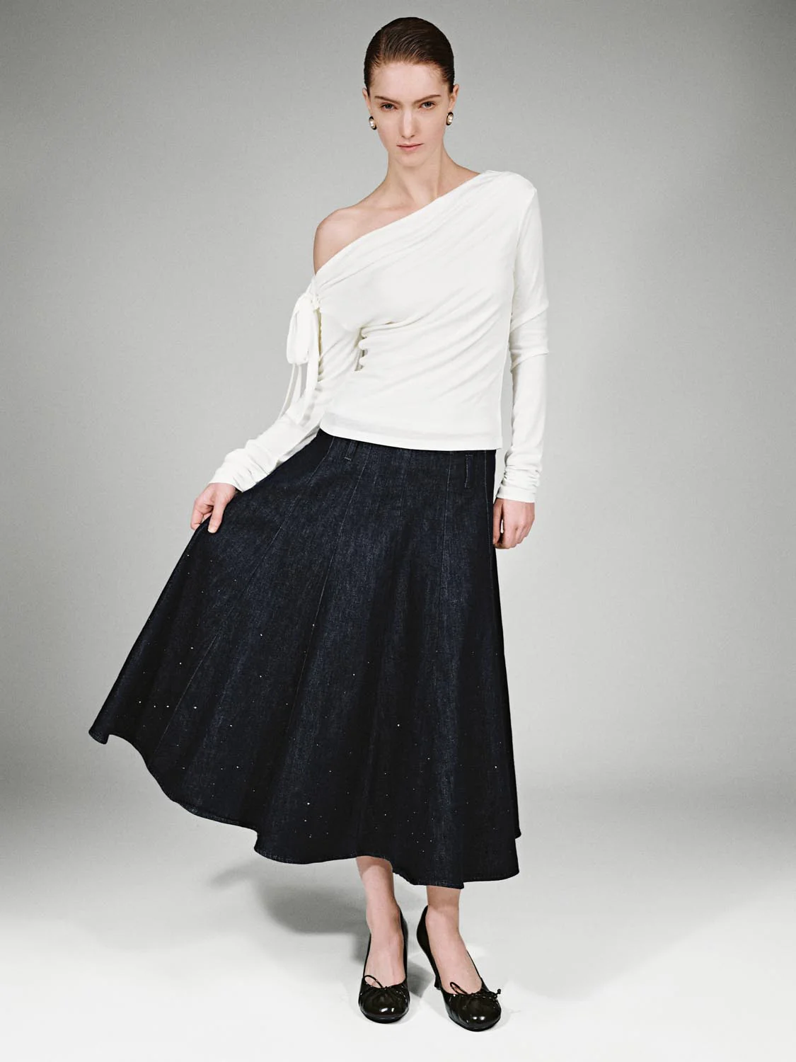 One Shoulder Asymmetric Ruched Long Sleeve T-Shirts - Image 4
