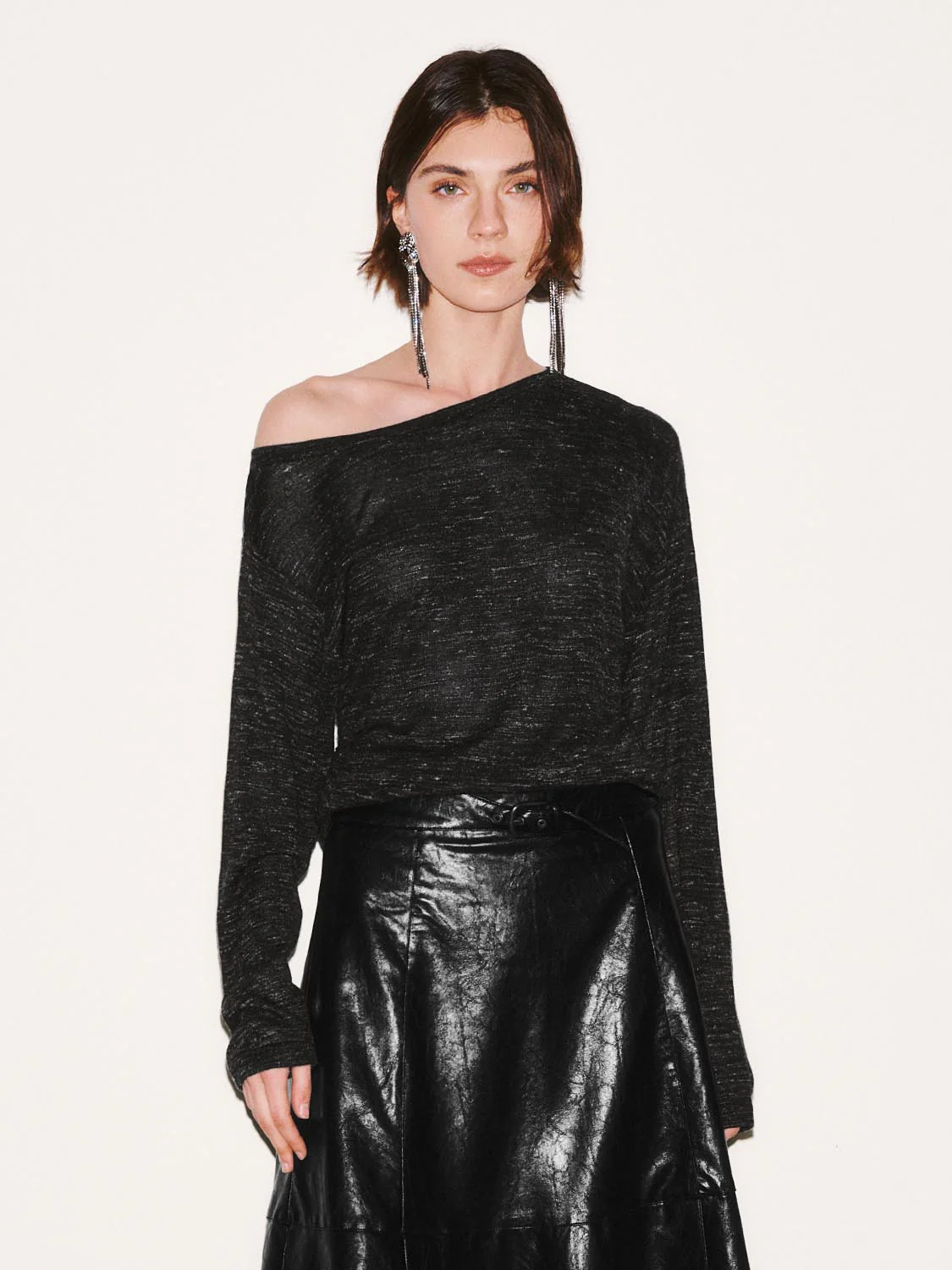 One Shoulder Nipped Waist Long Sleeve Knitted T-Shirts - Image 9